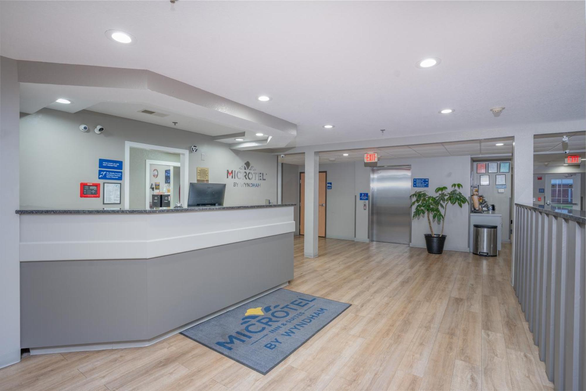 Microtel Inn & Suites by Wyndham Albertville Exterior foto